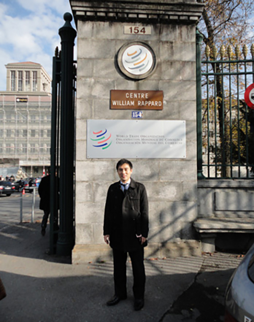 熾烈な国際交渉の現場にて